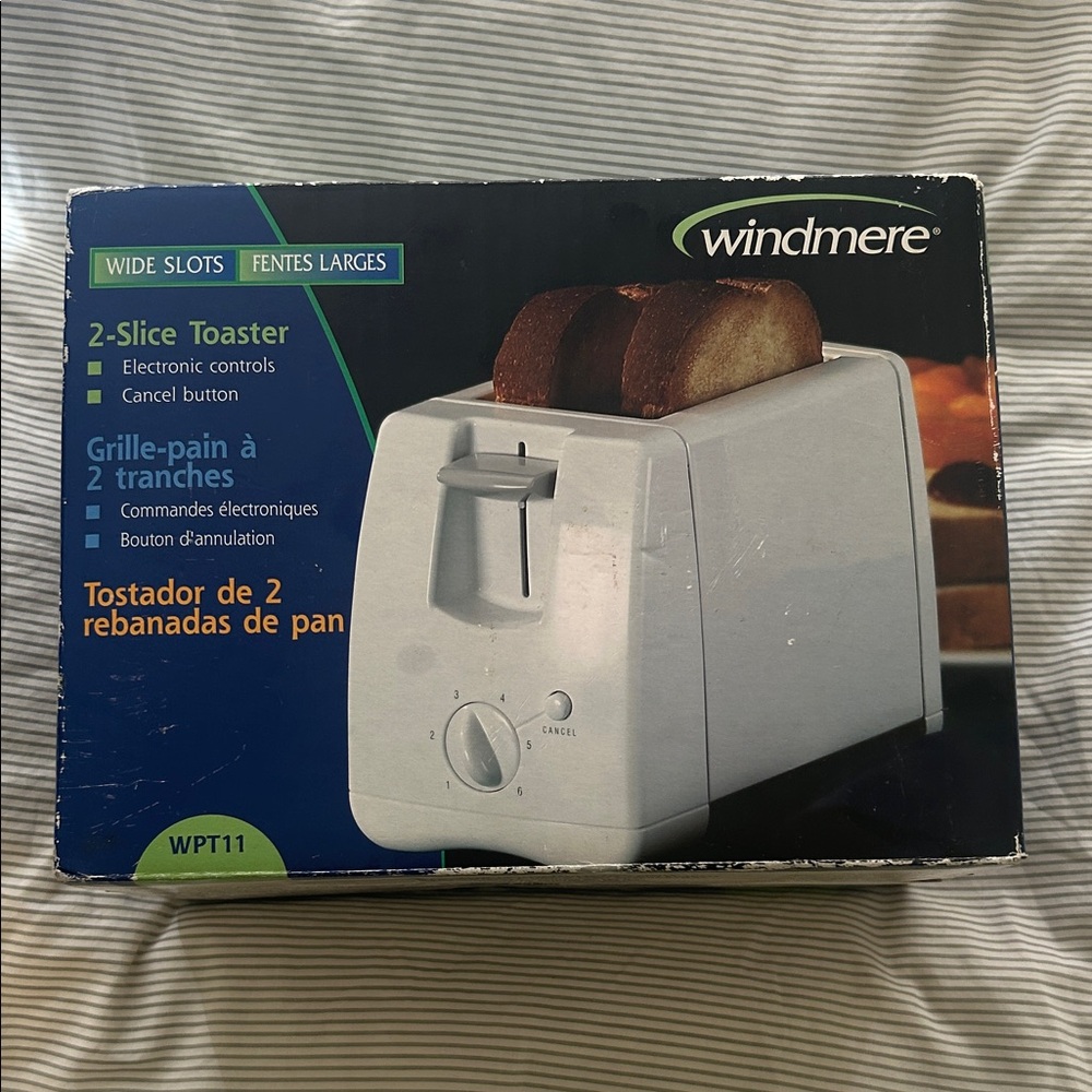 Windmere White 2-Slice Toaster🍞/ Electric Controls / Cancel Button / Wide Slots